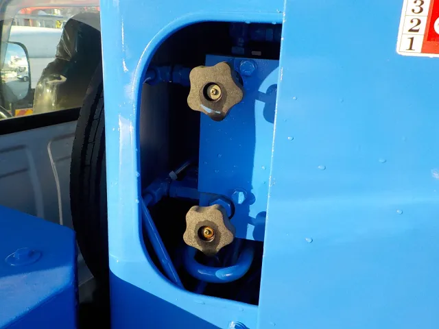 いすゞ エルフ PB-NKR81ANの写真21