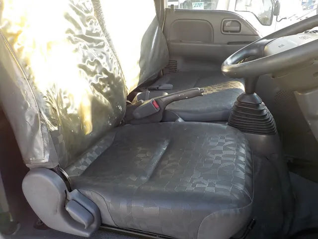 いすゞ エルフ PB-NKR81ANの写真40