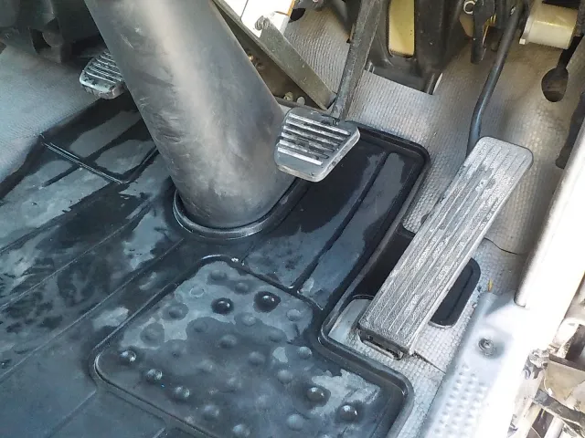 いすゞ エルフ PB-NKR81ANの写真42