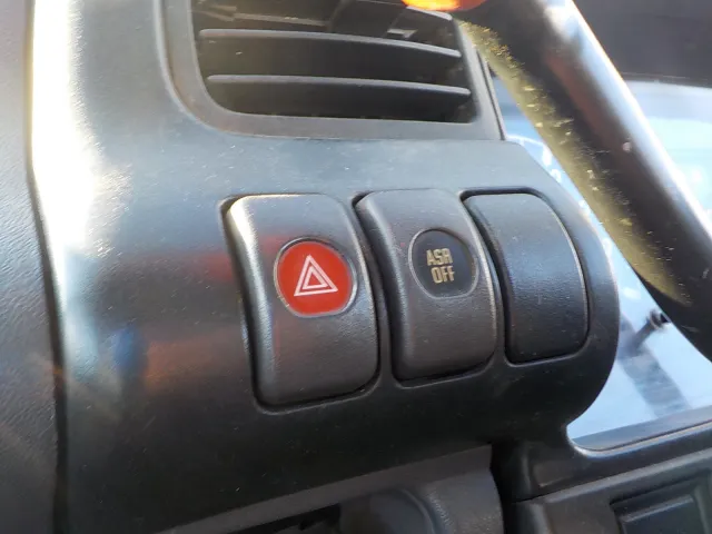 いすゞ エルフ PB-NKR81ANの写真45