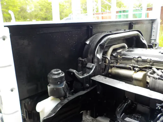 いすゞ エルフ PB-NPR81AR(2WD)の写真19