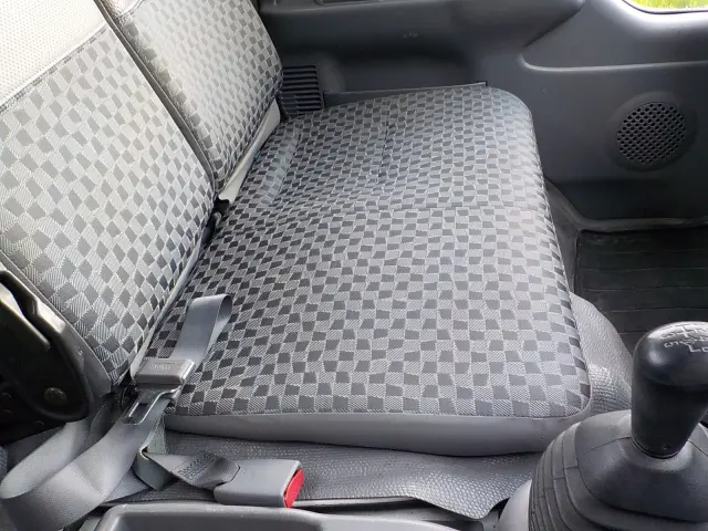 いすゞ エルフ PB-NPR81AR(2WD)の写真31