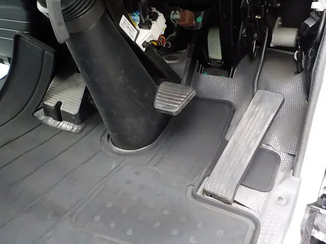 いすゞ エルフ PB-NPR81AR(2WD)の写真32