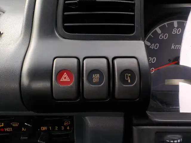 いすゞ エルフ PB-NPR81AR(2WD)の写真36