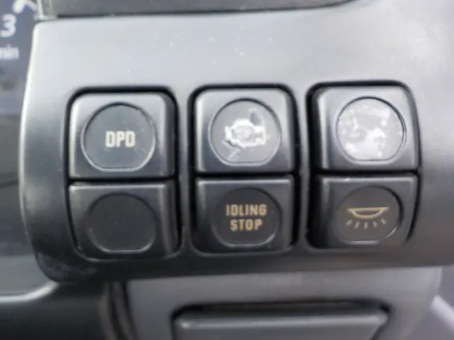 いすゞ エルフ PB-NPR81AR(2WD)の写真37