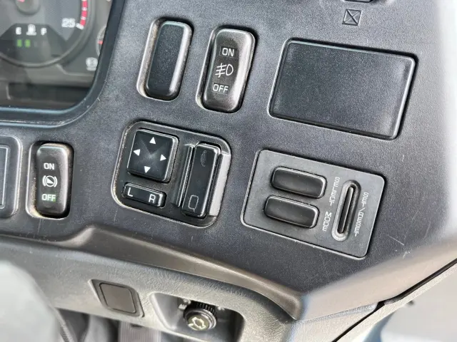 三菱 スーパーグレート QKG-FV50VXの写真37