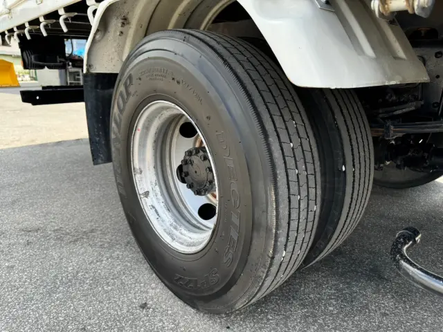 いすゞ フォワード TKG-FRR90S1(2WD)の写真15