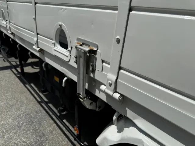 いすゞ フォワード TKG-FRR90S1(2WD)の写真17