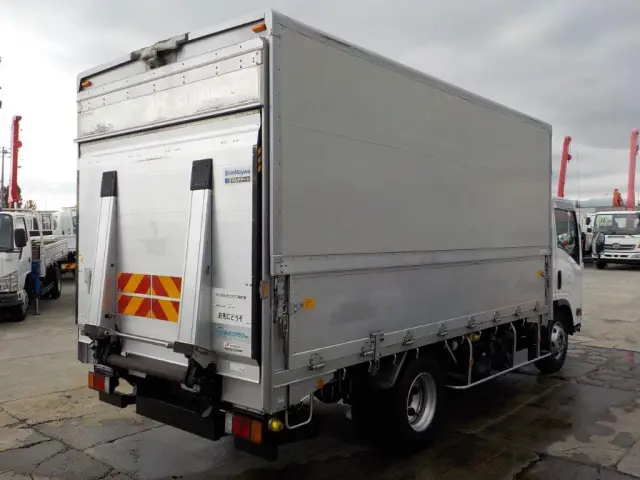 いすゞ エルフ TPG-NPR85YN(2WD)の写真6