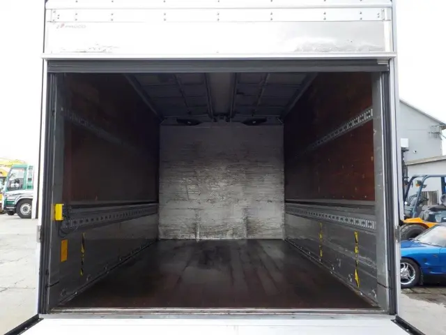 いすゞ エルフ TPG-NPR85YN(2WD)の写真9