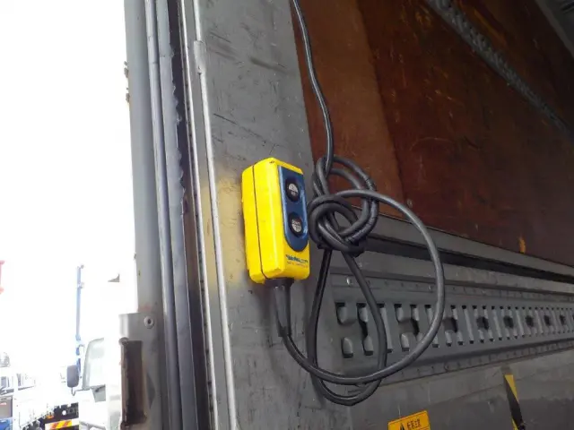 いすゞ エルフ TPG-NPR85YN(2WD)の写真11