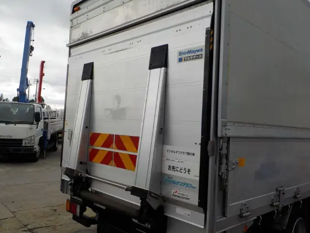 いすゞ エルフ TPG-NPR85YN(2WD)の写真12