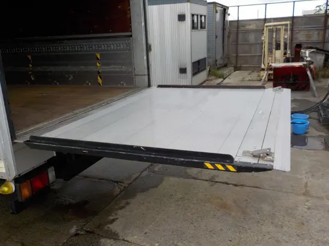 いすゞ エルフ TPG-NPR85YN(2WD)の写真13