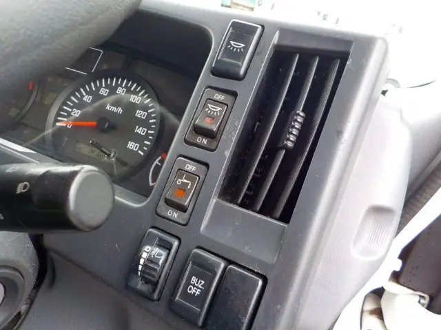 いすゞ エルフ TPG-NPR85YN(2WD)の写真30