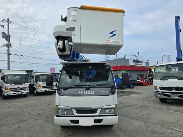 いすゞ エルフ 4HL1(2WD)の写真3