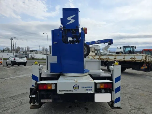 いすゞ エルフ 4HL1(2WD)の写真8