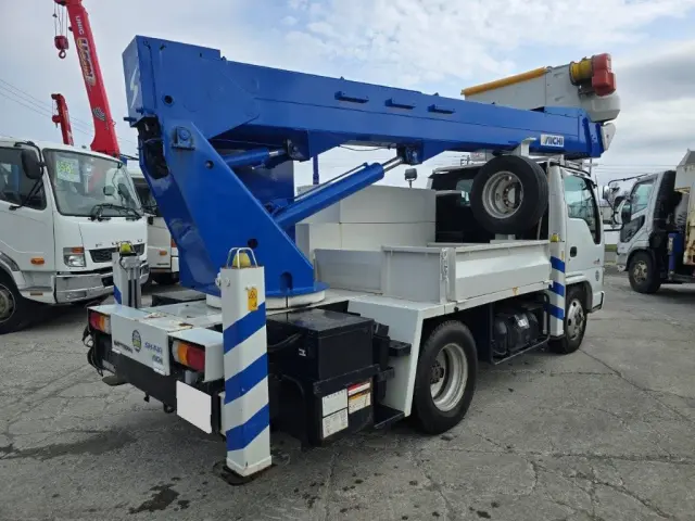 いすゞ エルフ 4HL1(2WD)の写真9