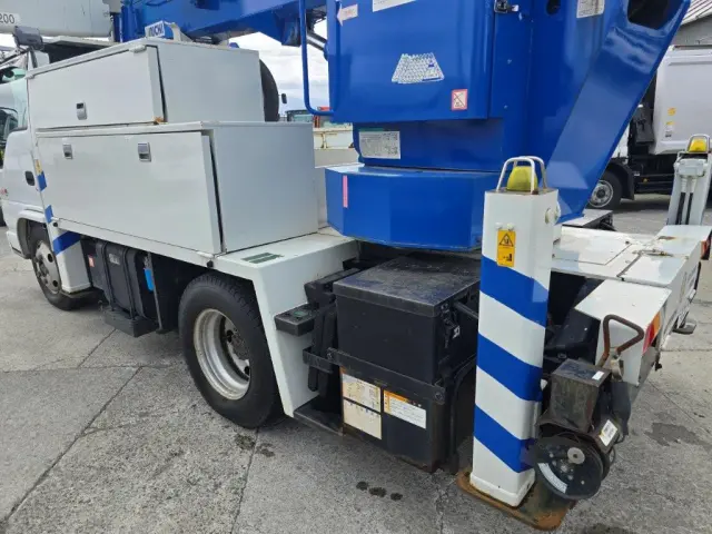 いすゞ エルフ 4HL1(2WD)の写真10