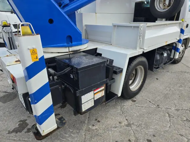 いすゞ エルフ 4HL1(2WD)の写真11