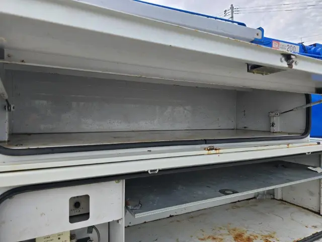 いすゞ エルフ 4HL1(2WD)の写真18