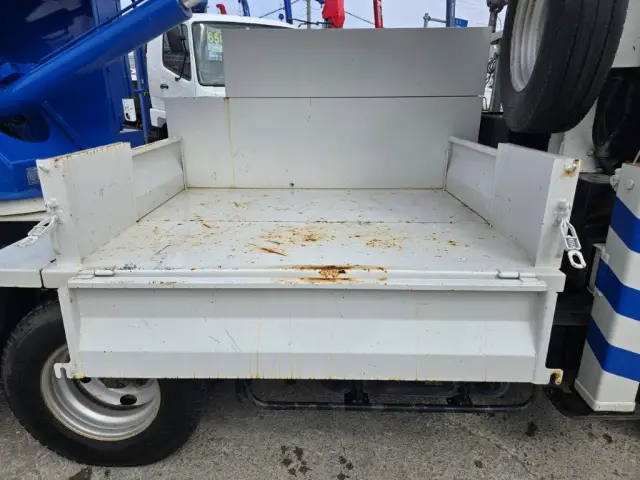 いすゞ エルフ 4HL1(2WD)の写真19