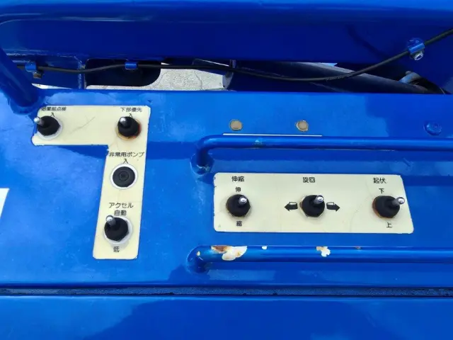 いすゞ エルフ 4HL1(2WD)の写真23