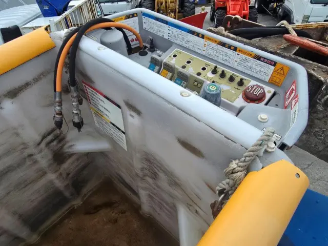 いすゞ エルフ 4HL1(2WD)の写真24