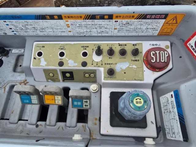 いすゞ エルフ 4HL1(2WD)の写真25