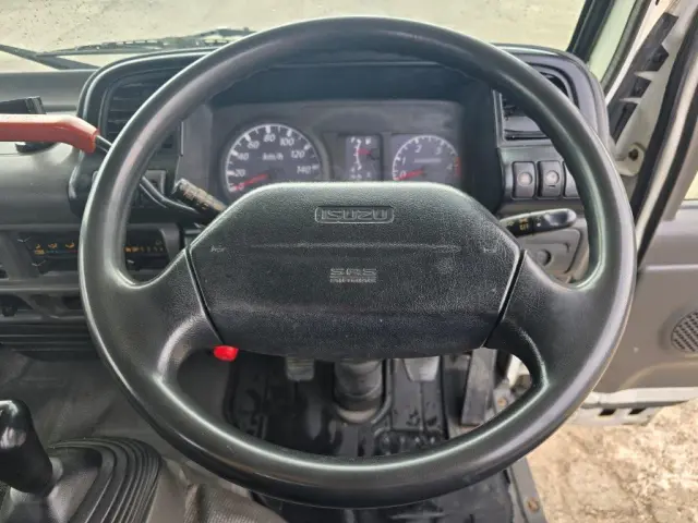 いすゞ エルフ 4HL1(2WD)の写真30