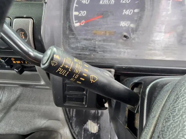 いすゞ エルフ 4HL1(2WD)の写真34