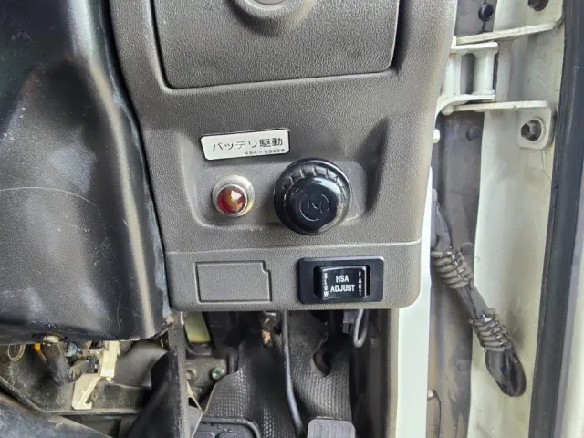 いすゞ エルフ 4HL1(2WD)の写真35