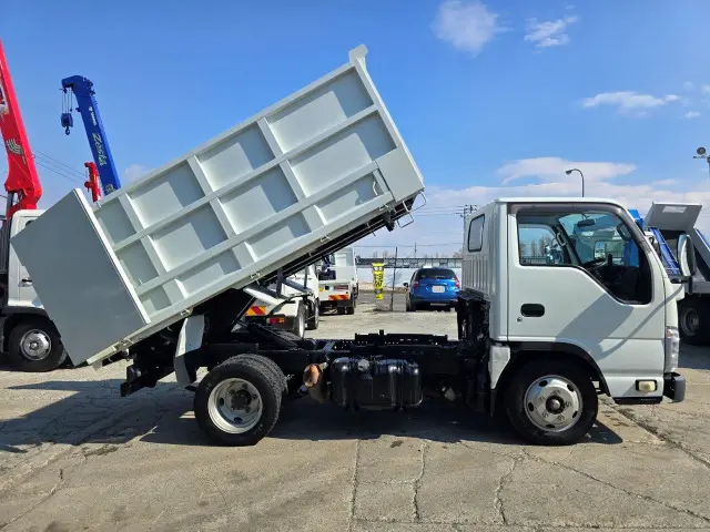 いすゞ エルフ TKG-NJR85AD(2WD)の写真5