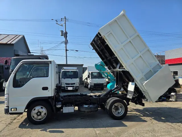 いすゞ エルフ TKG-NJR85AD(2WD)の写真6