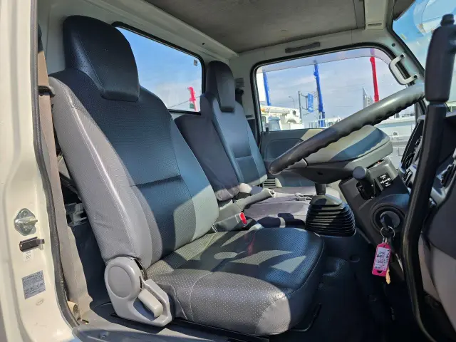 いすゞ エルフ TKG-NJR85AD(2WD)の写真34