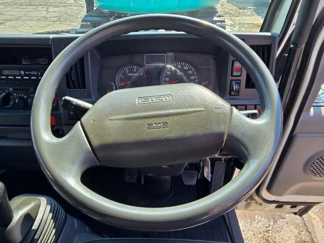 いすゞ エルフ TKG-NJR85AD(2WD)の写真35