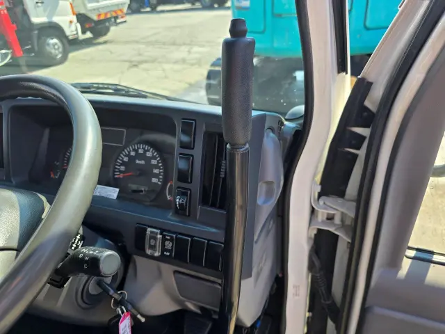 いすゞ エルフ TKG-NJR85AD(2WD)の写真38