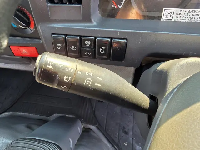 いすゞ エルフ TKG-NJR85AD(2WD)の写真40