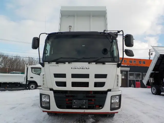 いすゞ ギガ QKG-CXZ77AT(2WD)の写真2