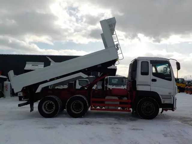 いすゞ ギガ QKG-CXZ77AT(2WD)の写真4