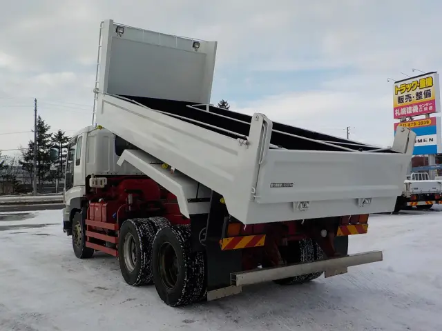 いすゞ ギガ QKG-CXZ77AT(2WD)の写真7