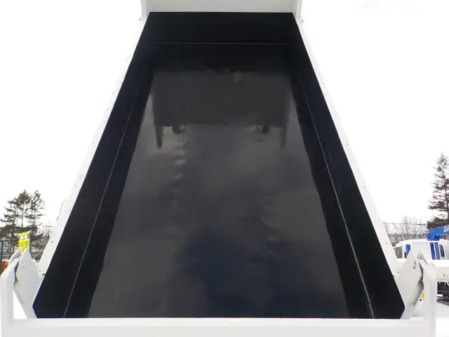 いすゞ ギガ QKG-CXZ77AT(2WD)の写真9