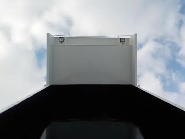 いすゞ ギガ QKG-CXZ77AT(2WD)の写真12