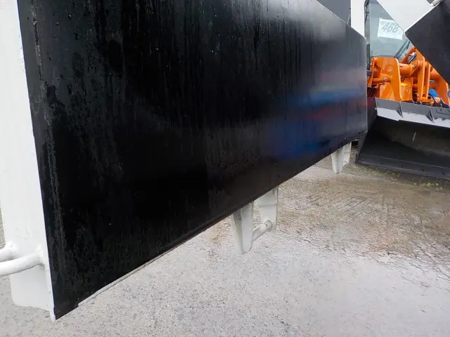 いすゞ ギガ QKG-CXZ77AT(2WD)の写真14