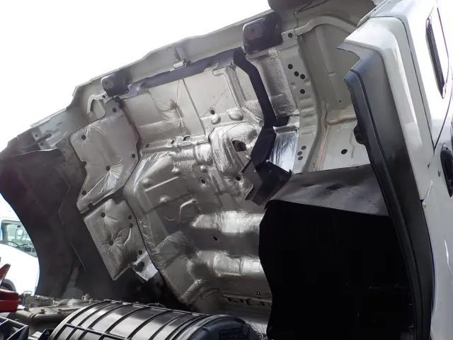 いすゞ ギガ QKG-CXZ77AT(2WD)の写真16