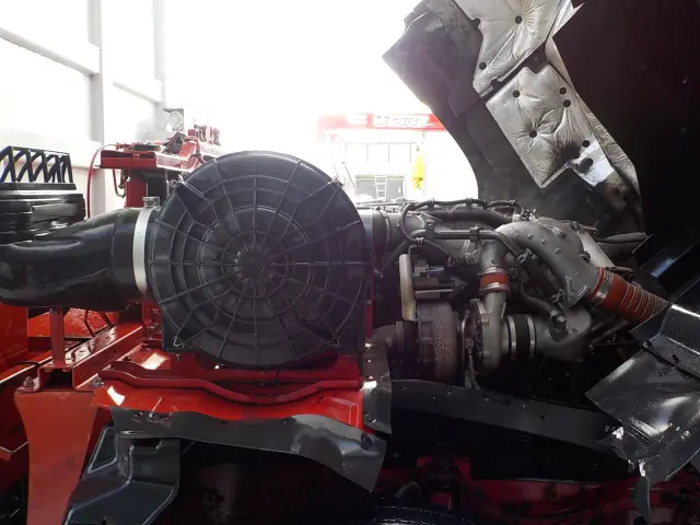 いすゞ ギガ QKG-CXZ77AT(2WD)の写真19