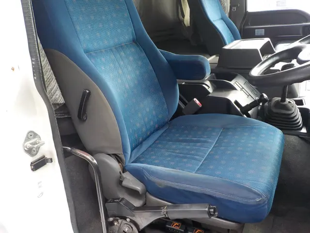 いすゞ ギガ QKG-CXZ77AT(2WD)の写真31