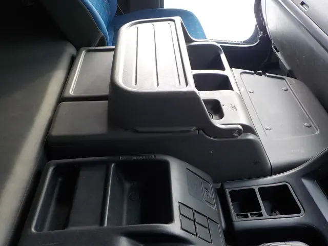 いすゞ ギガ QKG-CXZ77AT(2WD)の写真33