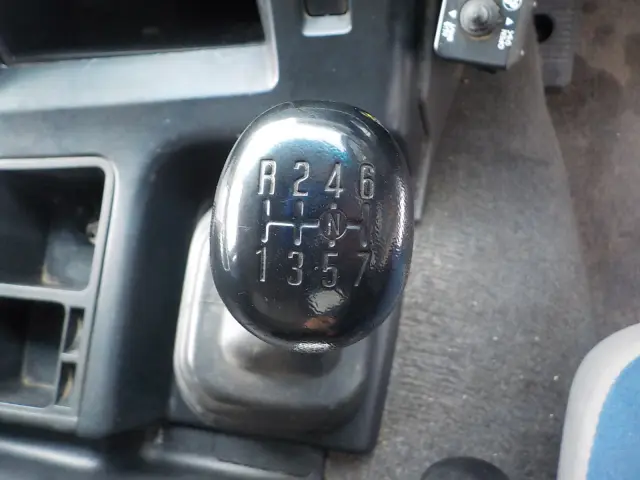 いすゞ ギガ QKG-CXZ77AT(2WD)の写真37