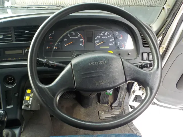 いすゞ ギガ QKG-CXZ77AT(2WD)の写真46