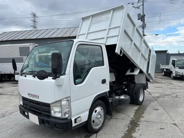 いすゞ エルフ BKG-NJR85AN(2WD)の写真1